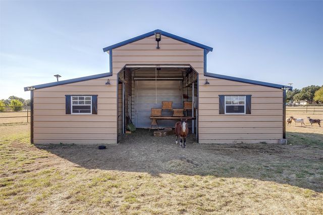 1008 Dapple Gray Road, Crowley, TX 76036