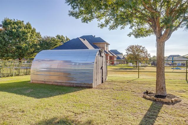 1008 Dapple Gray Road, Crowley, TX 76036