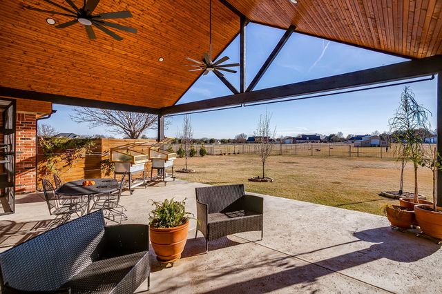 1008 Dapple Gray Road, Crowley, TX 76036