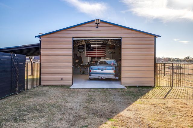 1008 Dapple Gray Road, Crowley, TX 76036