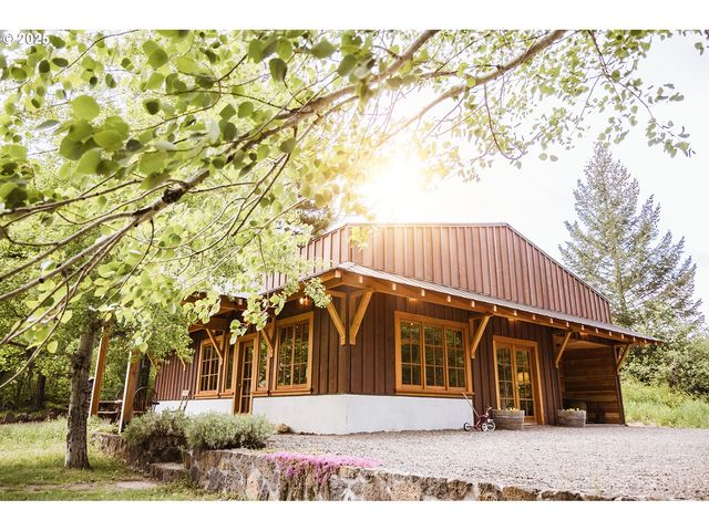 230 JENNINGS Rd, Trout Lake, WA 98650