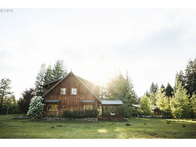 230 JENNINGS Rd, Trout Lake, WA 98650