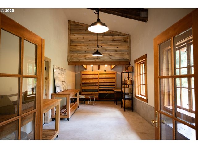 230 JENNINGS Rd, Trout Lake, WA 98650