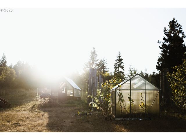 230 JENNINGS Rd, Trout Lake, WA 98650