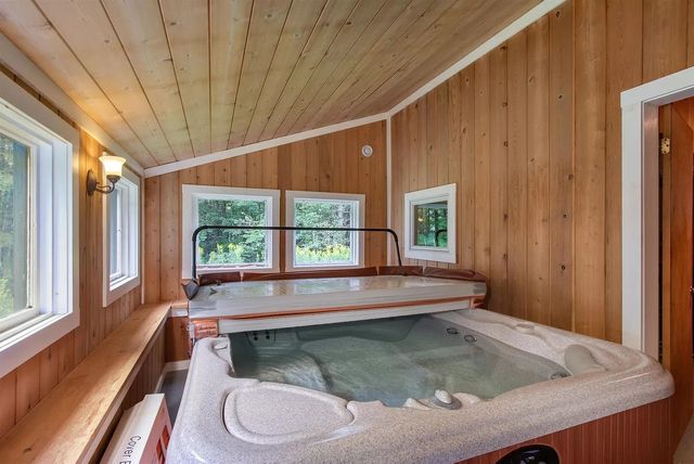 292 Tallwood Circle, Londonderry, VT 05155