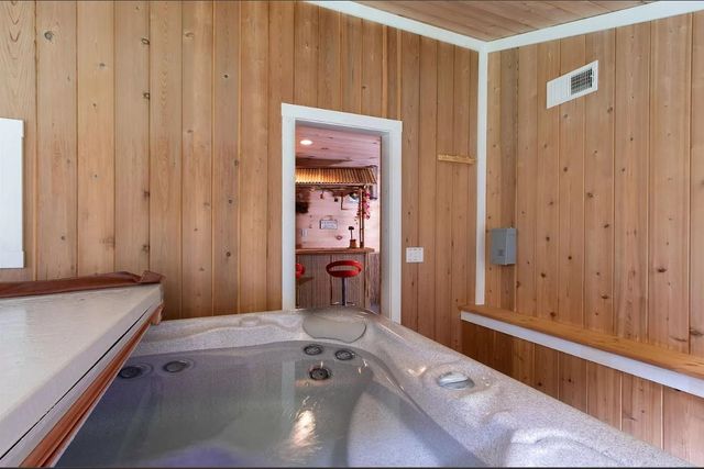 292 Tallwood Circle, Londonderry, VT 05155