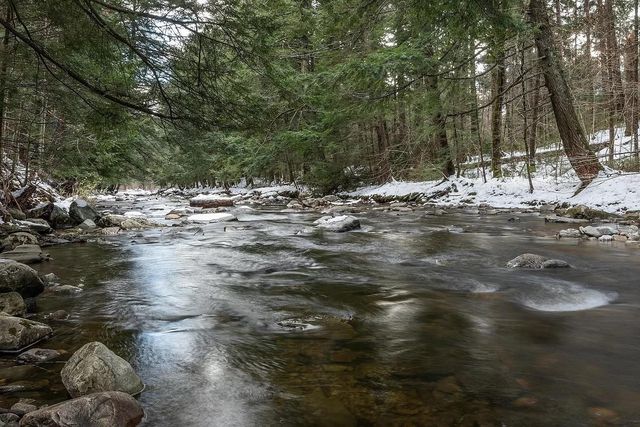 292 Tallwood Circle, Londonderry, VT 05155