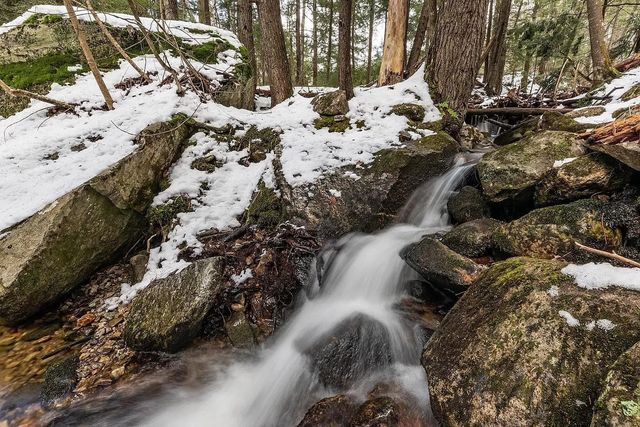 292 Tallwood Circle, Londonderry, VT 05155