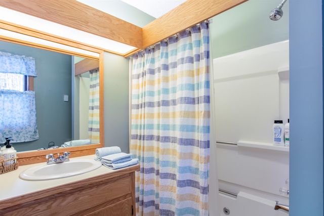 292 Tallwood Circle, Londonderry, VT 05155