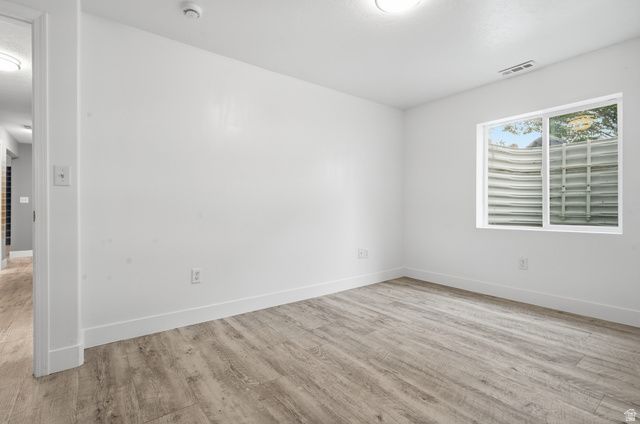 5237 W SADDLE CREEK CIR, West Jordan, UT 84081