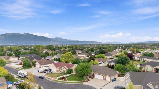 5237 W SADDLE CREEK CIR, West Jordan, UT 84081