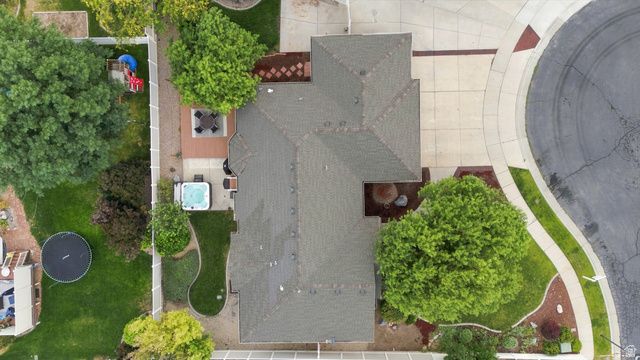 5237 W SADDLE CREEK CIR, West Jordan, UT 84081