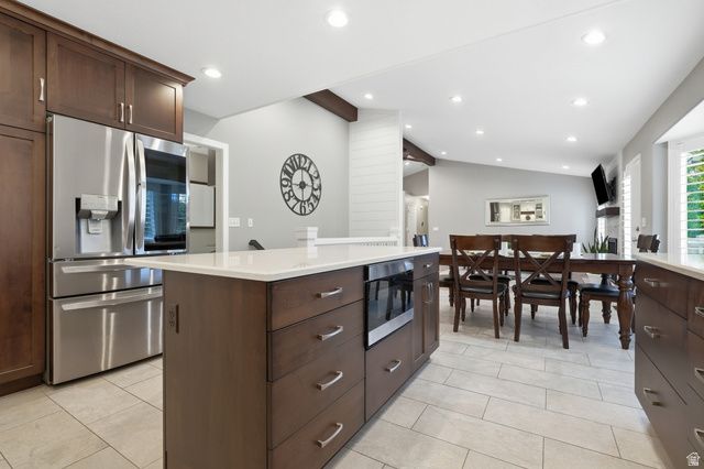 5237 W SADDLE CREEK CIR, West Jordan, UT 84081