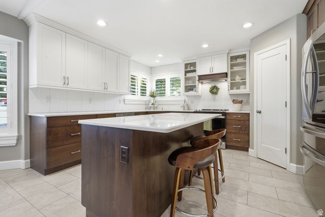 5237 W SADDLE CREEK CIR, West Jordan, UT 84081