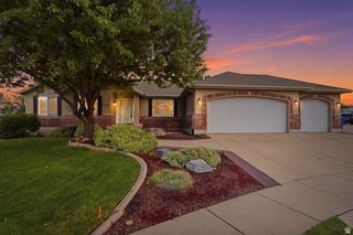 5237 W SADDLE CREEK CIR, West Jordan, UT 84081