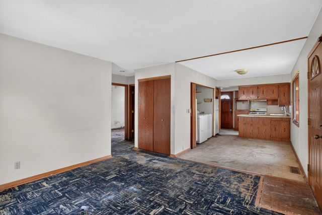 7017 52nd Avenue N, Crystal, MN 55428