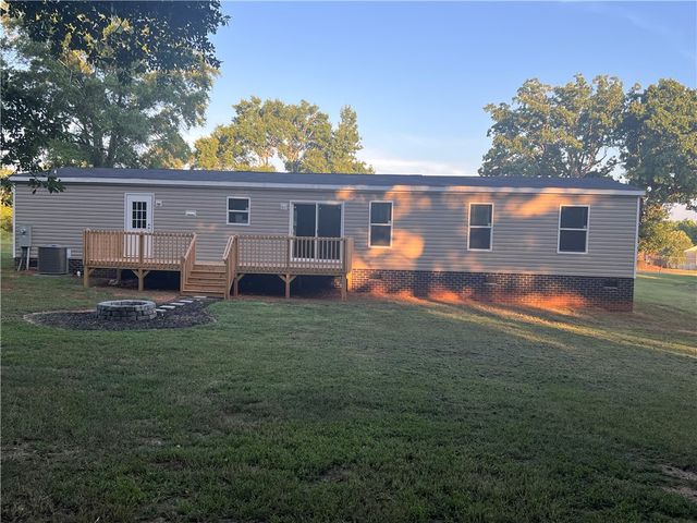 103 Twin Oaks Court, Iva, SC 29655