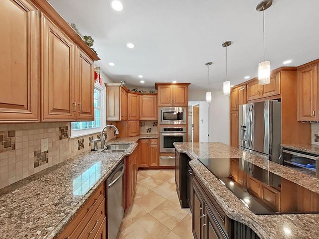 7645 HARBOR VIEW WAY, Seminole, FL 33776