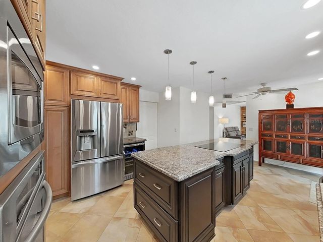 7645 HARBOR VIEW WAY, Seminole, FL 33776