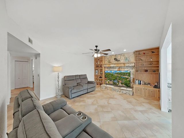 7645 HARBOR VIEW WAY, Seminole, FL 33776