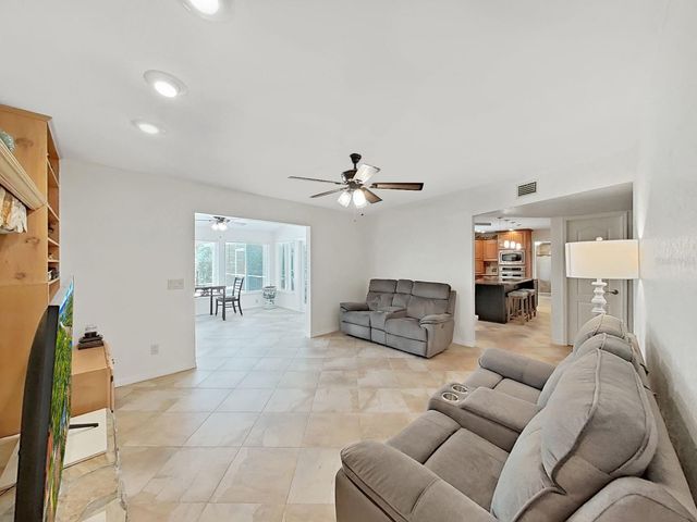 7645 HARBOR VIEW WAY, Seminole, FL 33776