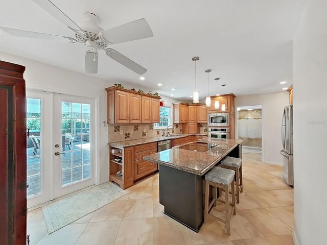 7645 HARBOR VIEW WAY, Seminole, FL 33776