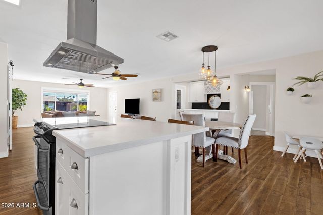 8322 E GLENROSA Avenue, Scottsdale, AZ 85251