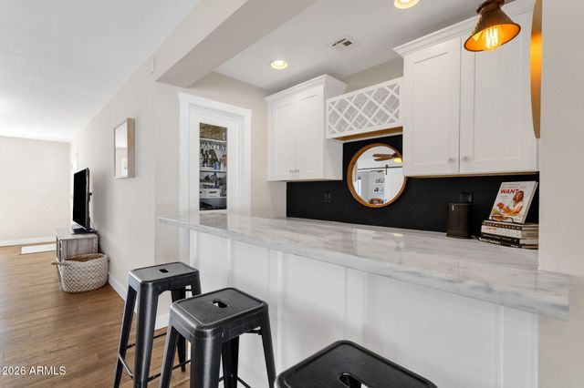 8322 E GLENROSA Avenue, Scottsdale, AZ 85251