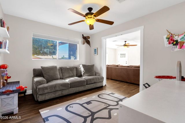 8322 E GLENROSA Avenue, Scottsdale, AZ 85251