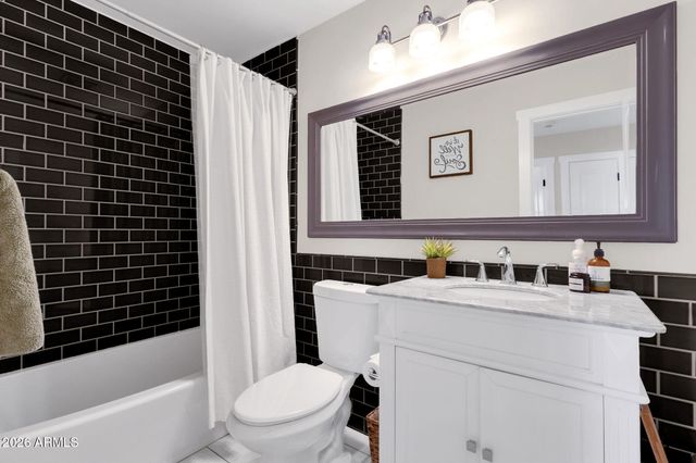 8322 E GLENROSA Avenue, Scottsdale, AZ 85251