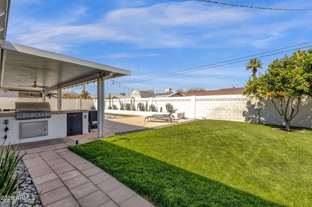 8322 E GLENROSA Avenue, Scottsdale, AZ 85251