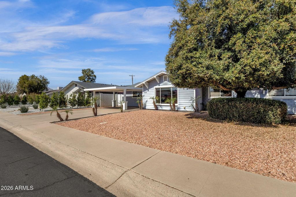 8322 E GLENROSA Avenue, Scottsdale, AZ 85251