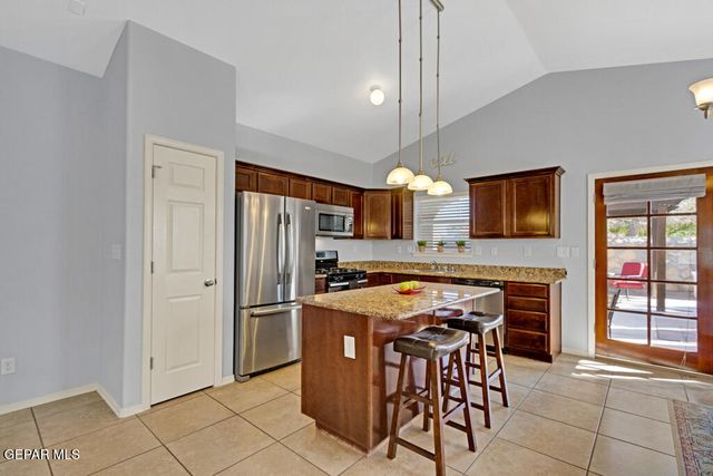 3220 Scarlett Point Drive, El Paso, TX 79938