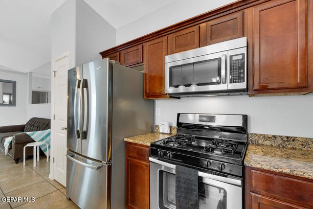 3220 Scarlett Point Drive, El Paso, TX 79938