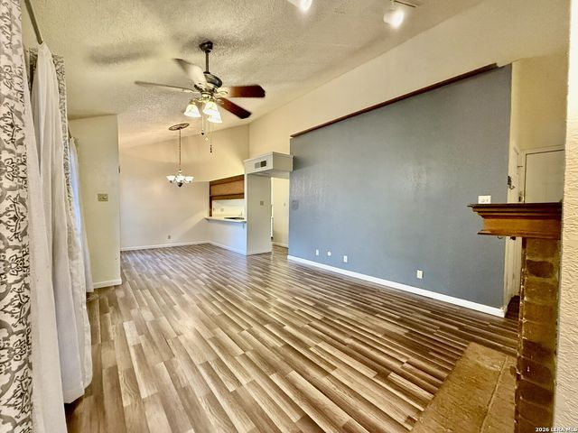 8633 Datapoint Dr Apt 226, San Antonio, TX 78229