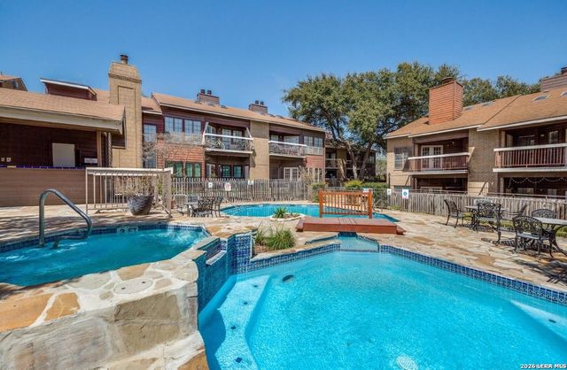 8633 Datapoint Dr Apt 226, San Antonio, TX 78229