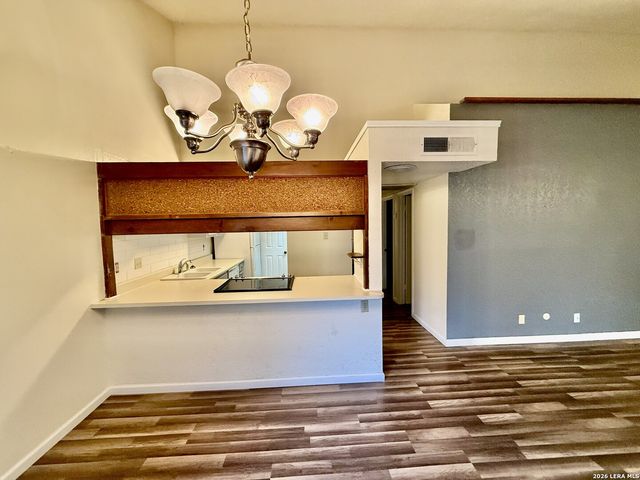 8633 Datapoint Dr Apt 226, San Antonio, TX 78229