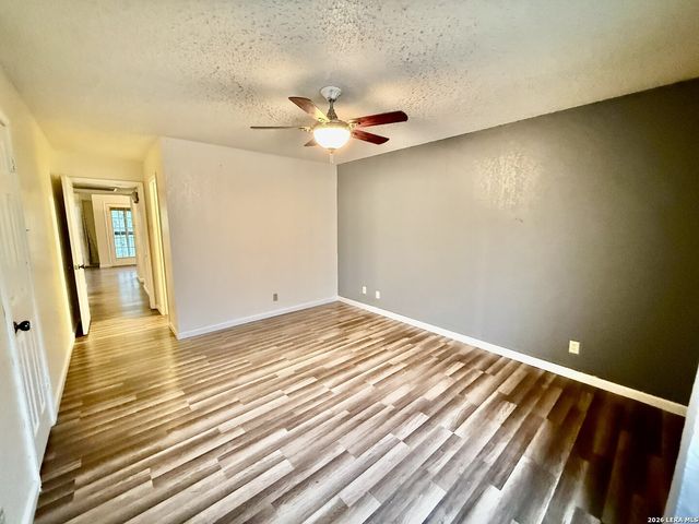 8633 Datapoint Dr Apt 226, San Antonio, TX 78229