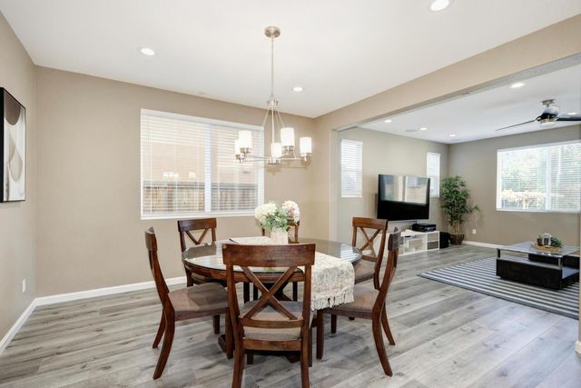 9613 Philta Way, Elk Grove, CA 95757