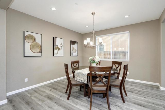 9613 Philta Way, Elk Grove, CA 95757