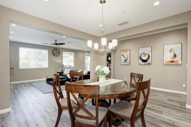 9613 Philta Way, Elk Grove, CA 95757