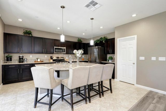 9613 Philta Way, Elk Grove, CA 95757