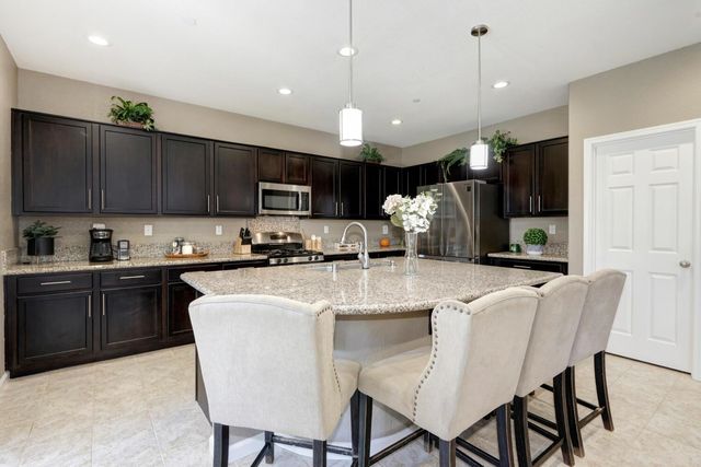 9613 Philta Way, Elk Grove, CA 95757