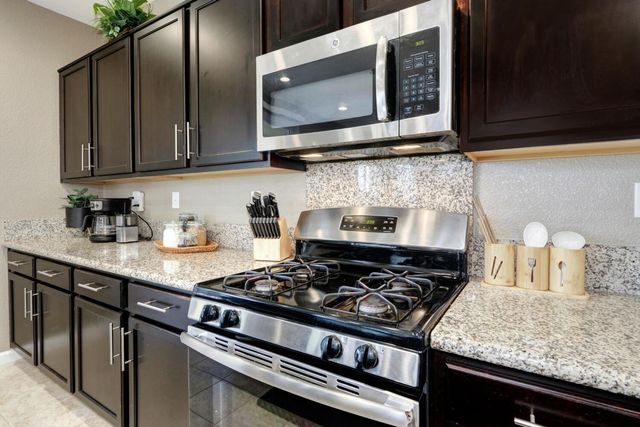 9613 Philta Way, Elk Grove, CA 95757