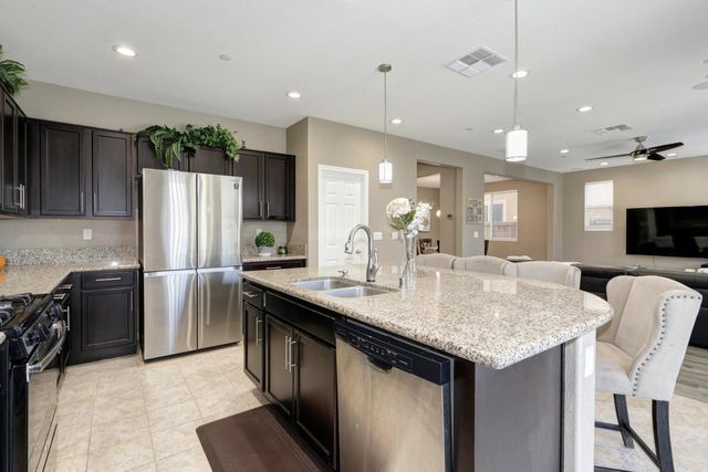 9613 Philta Way, Elk Grove, CA 95757