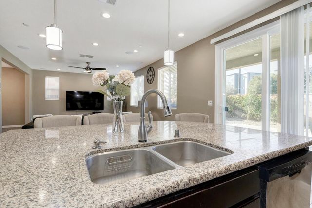 9613 Philta Way, Elk Grove, CA 95757