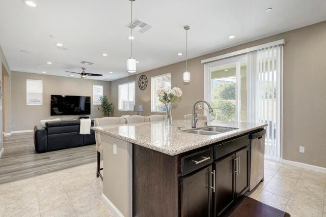9613 Philta Way, Elk Grove, CA 95757