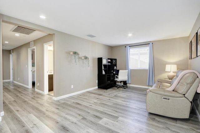 9613 Philta Way, Elk Grove, CA 95757