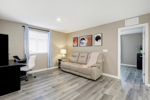 9613 Philta Way, Elk Grove, CA 95757