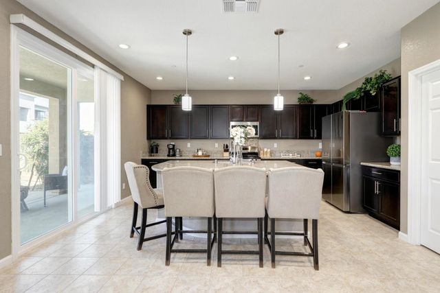 9613 Philta Way, Elk Grove, CA 95757